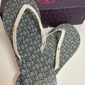 Tory Burch White Leather upper lining flipflop 7M
